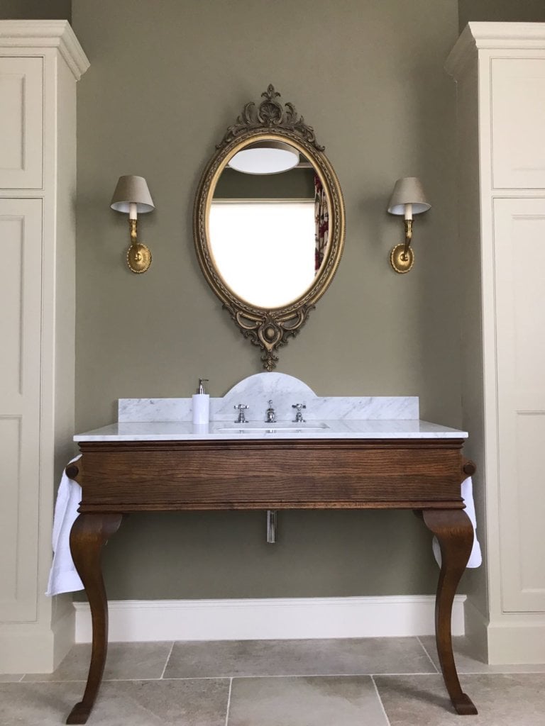 No37 Gilt Oval bathroom